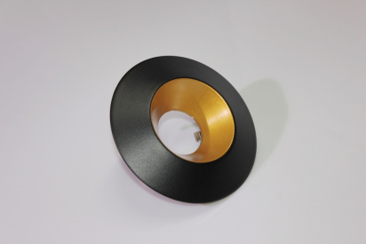 Накладное декоративное кольцо (черное/золото) в светильник серии ROUND-OUT-02/03 and ROUND-IN-03/04 фото 1