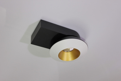 Накладное декоративное кольцо (белое/золото) в светильник серии ROUND-OUT-02/03 and ROUND-IN-03/04 фото 5