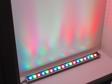 G-XQ5035-RGB 100СМ мульти LED фасад прожектор, 12V, 18W фото 1