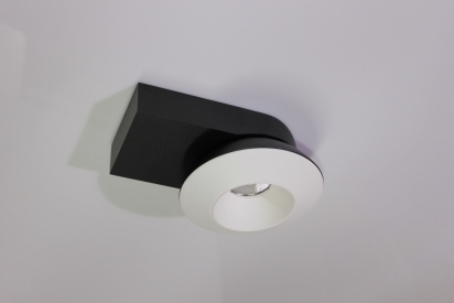 Накладное декоративное кольцо (белое/черное) в светильник серии ROUND-OUT-02/03 and ROUND-IN-03/04 фото 2