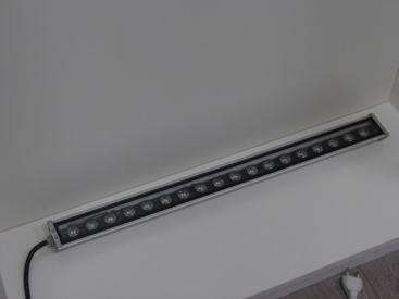 G-XQ5035-RGB 100СМ мульти LED фасад прожектор, 12V, 18W фото 2
